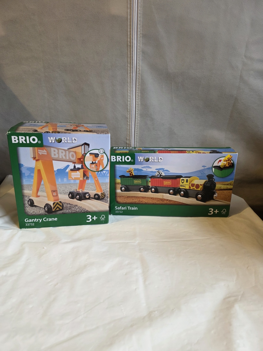BRIO World Safari Train & Gantry Crane Toy Set - Bundle